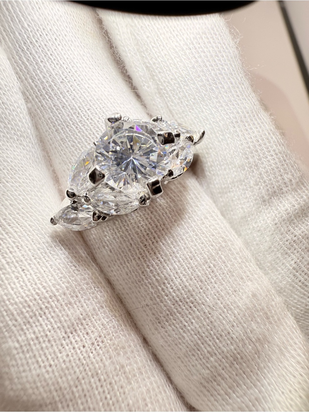 10k GE Crystal Ring! Size 6